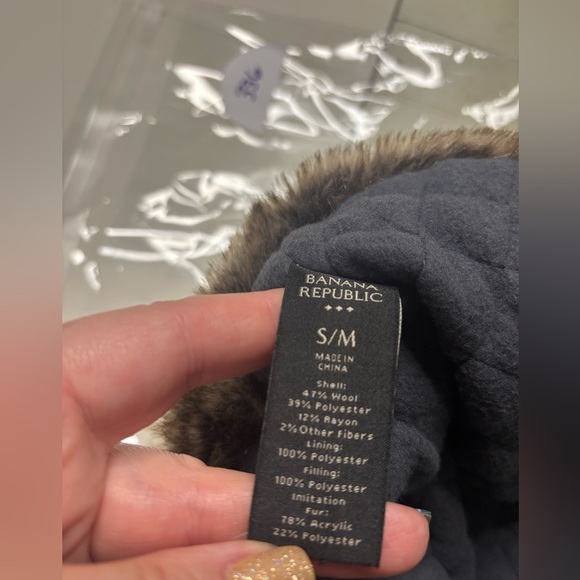 Banana Republic Trapper Hat Size Small Medium Faux Fur Wool Blend Quilted - Picture 7 of 7